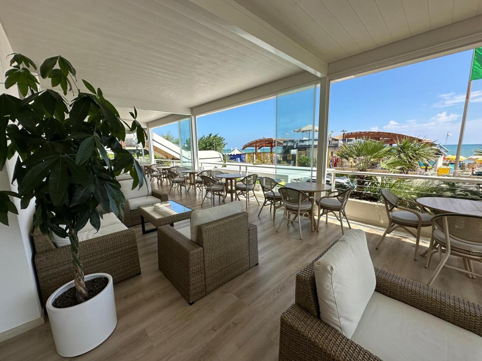 Hotel Costa Verde Pineto Exterior photo