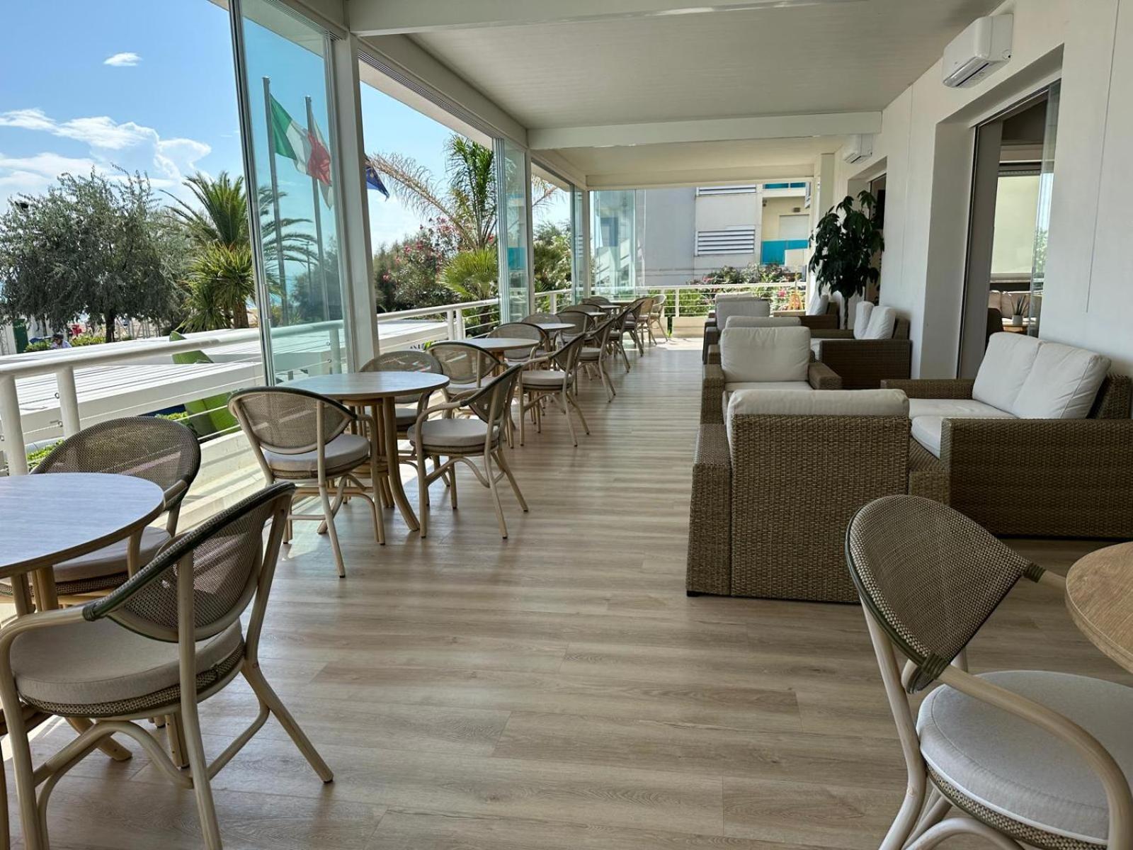 Hotel Costa Verde Pineto Exterior photo